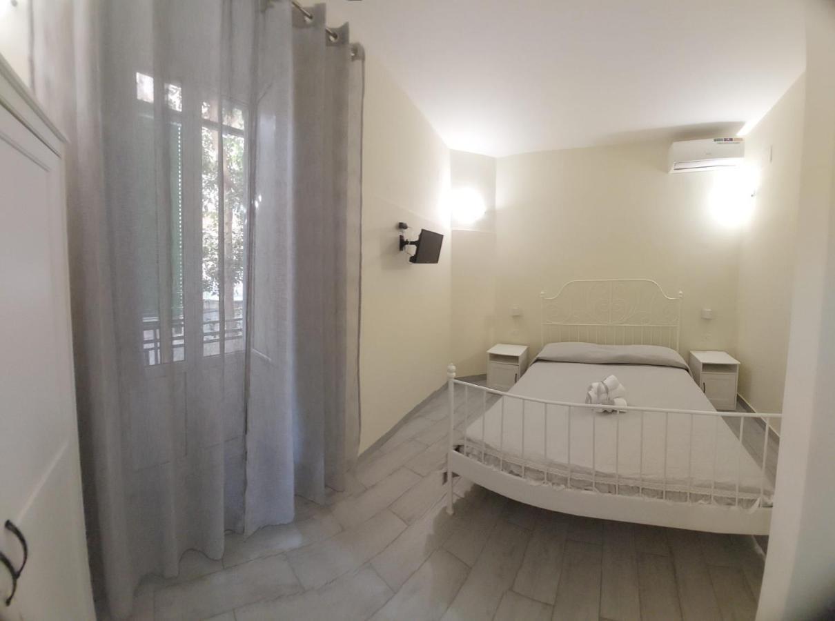 Villa A due passi da Dante deluxe à Naples Extérieur photo